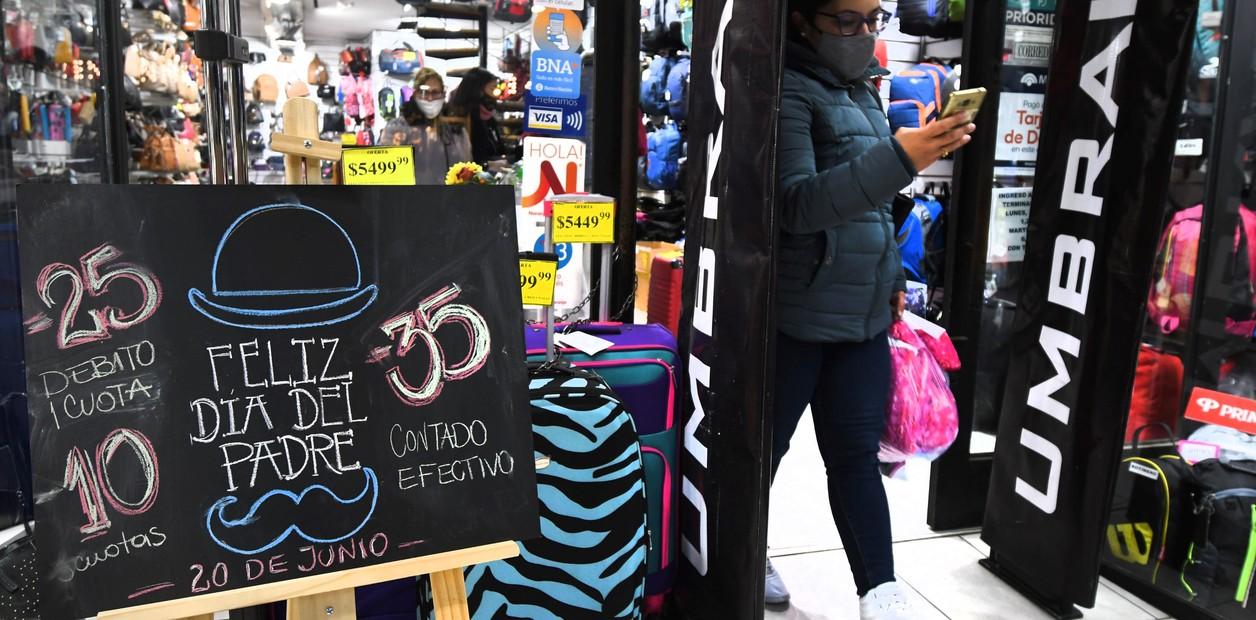 Las ventas por el Día del Padre volvieron a caer y el consumo sigue sin recuperarse